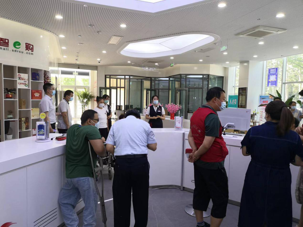 山东省滨州农商银行营业部进一步提升无障碍金融服务水平