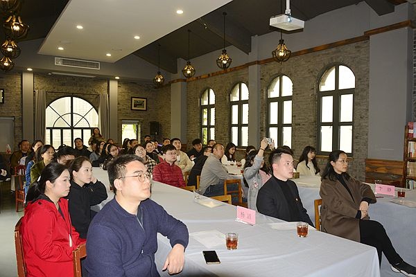 1-8涪陵国投集团在涪州书院举办读书分享会活动.jpg