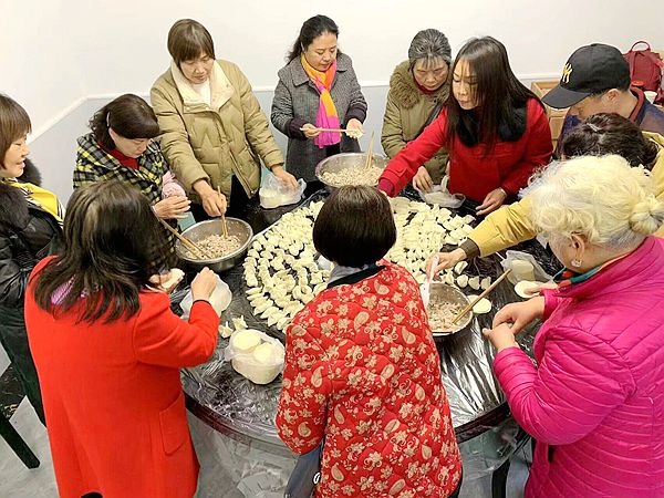 1-2丰都县三社区联谊开展“开心包饺子 快乐迎新春”活动.jpg